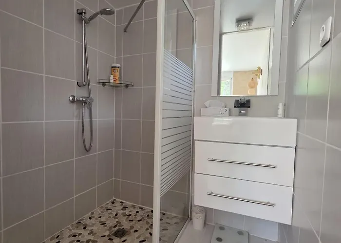 Balicheri 住宿加早餐酒店 Varaignes